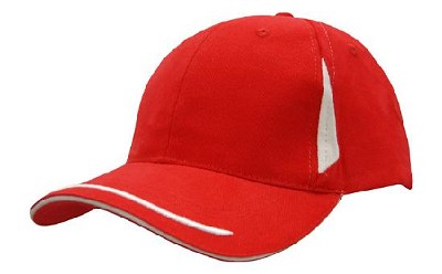 Heavy brushed cap met contrasterende inkepingen op de kroon rood/wit
